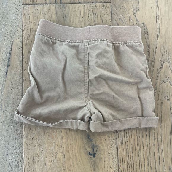 Baby Boy 6-9 months Khaki Shorts Tan Brown Summer Prep Garanimals - Picture 3 of 3